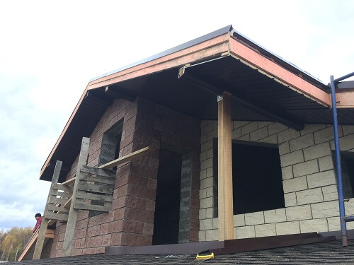 Подшивка свесов крыши в Бресте